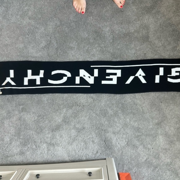 NWOT Givenchy Football Scarf - Picture 3 of 10